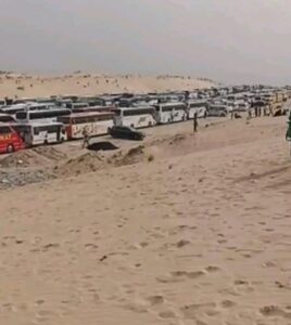 العودة الطوعية بمعبر أرقين بمعدل 30 إلى 40 بص يوميا