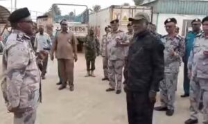 وزير المالية يقف على ضبطية مخدرات وأسلحة ببورتسودان 13 وزير المالية يقف على ضبطية مخدرات وأسلحة