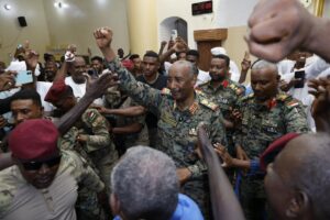 البرهان يكشف عن توقعات بفرض عقوبات عليه وعلى السودان!!