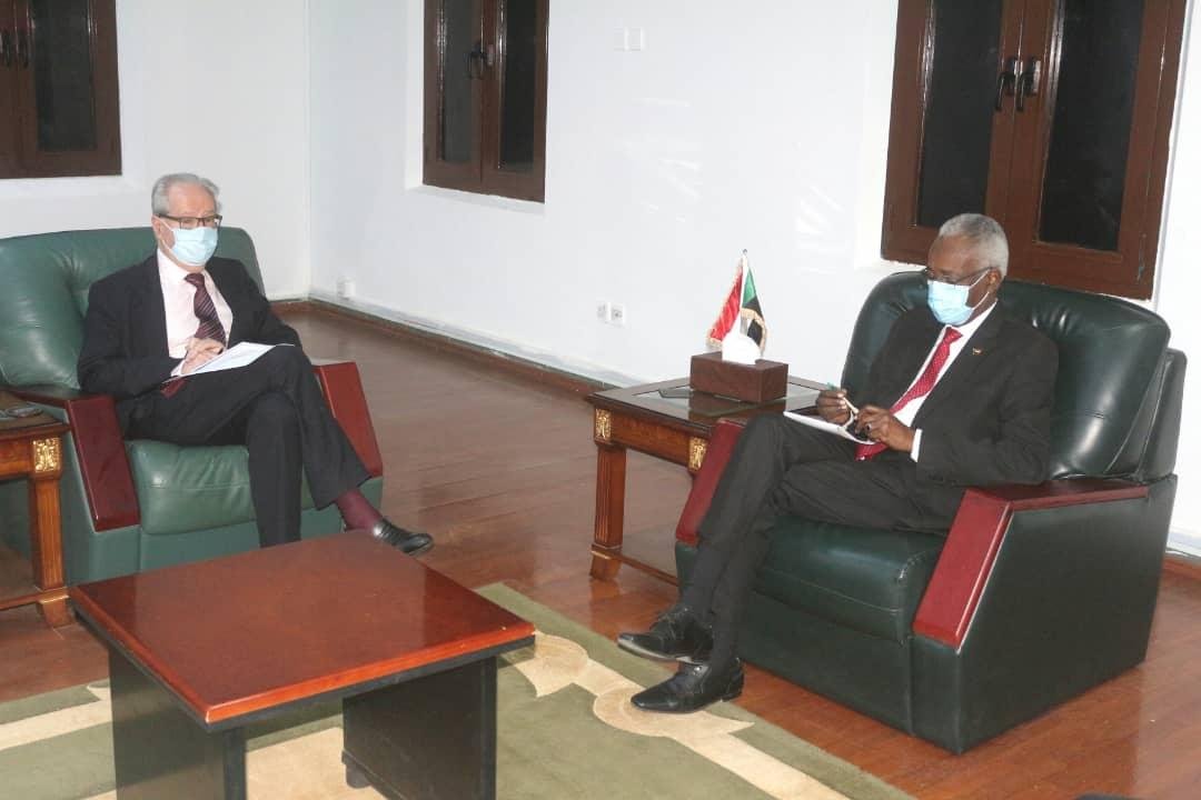 مانيس وفرنسا