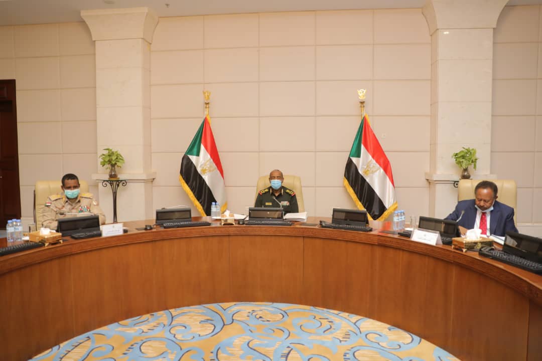 اخيرا.. مجلسى السيادة والوزارء يجيزان الموازنة بعجز كلي 1.4% 11 مجلسين