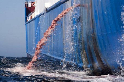 بورتسودان تنجو من كارثة بيئية 15 pollution marine 382441125 1