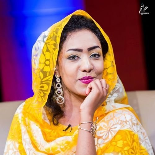 المذيعة نعمة عثمان النيل الازرق