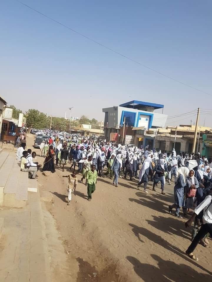 تعليق الدراسة بنيالا الى أجل غير مسمى .. تعرف على الاسباب 16 171766671 308165457326710 5436026092904230712 n