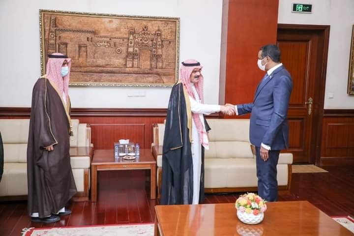 دقلو يلتقي بوفد شركة الراجحي الدولية للاستثمار.. ماذا هناك 17 FB IMG 1623866108664