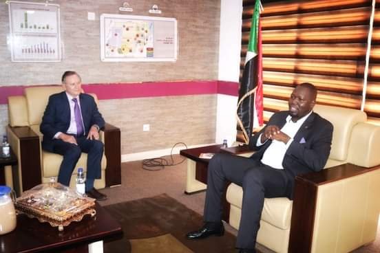 لقاء مهم بين وفد امريكي ومدير الشركة السودانية للموارد المعدنية ..تعرف على التفاصيل 16 IMG 20210802 WA0030