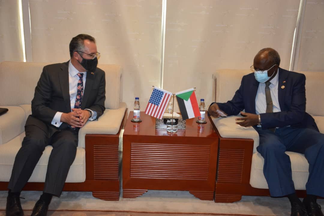 وزير الطاقة والنفط والقائم بالاعمال الاميركي يبحثان تحديات الكهرباء والنفط 16 IMG 20210816 WA0040