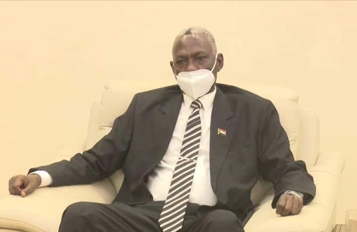 وزير الدفاع يكشف أسباب تأخر الترتيبات الأمنية 11 FB IMG 1631694037933