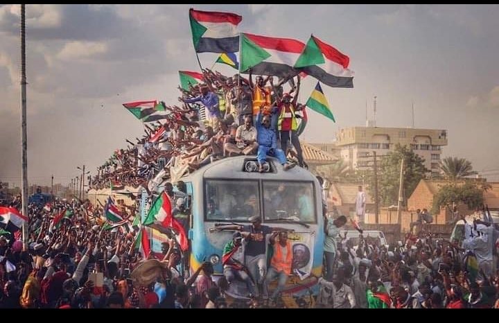 أسر شهداء الثورة : لا يوجد تواصل معنا حول المشاركة في “التشريعي” 17 IMG ٢٠٢١١١٣٠ ١١١٨٥١