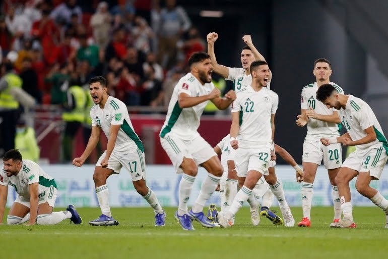 في مباراة تحبس الانفاس الجزائر تصعد إلى المباراة النهائية بعد الفوز على قطر في كأس العرب 15 2021 12 DZA REPORT