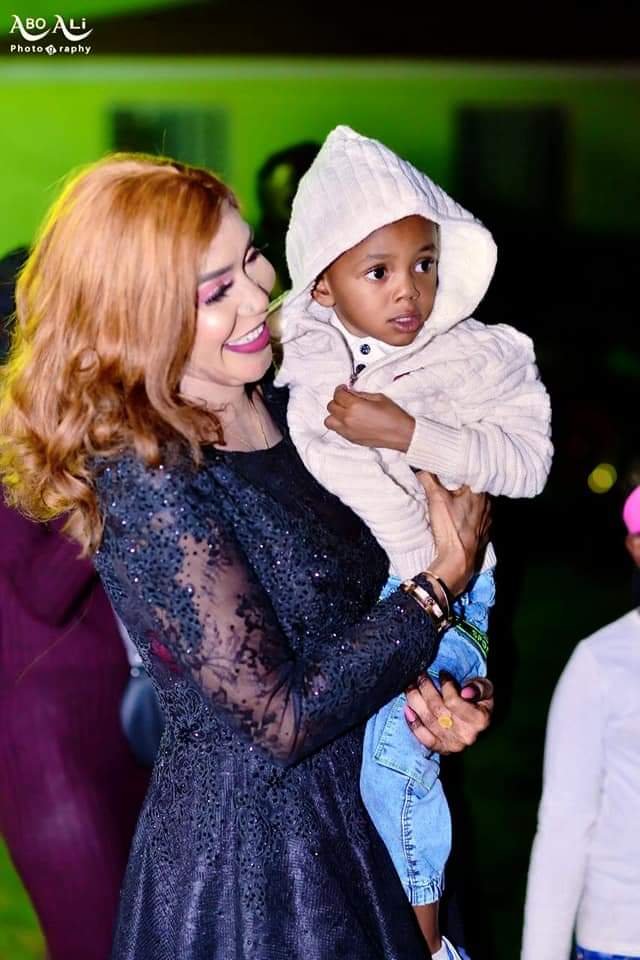 ٥٠ فنان وفنانة يشاركون في عيد نجل ميلاد هذه المطربة 15 IMG 20211202 WA0007