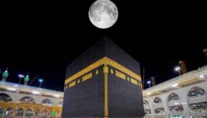 القمر الأحدب يتعامد على الكعبة الليلة.. ظاهرة تحديد "القِبلة" 15 IMG 20211222 WA0009