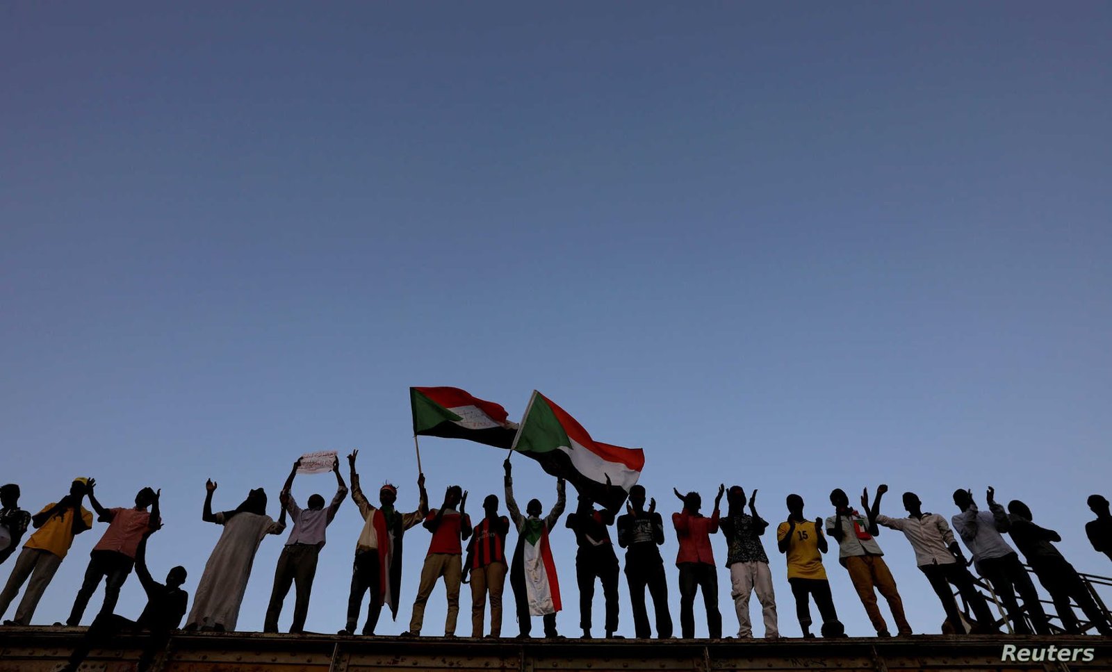 احتجاجات ليلية تزامنا مع ذكرى "فض الاعتصام" 16 77277FB2 1BD1 4BC5 9415 C5221D87C4A4