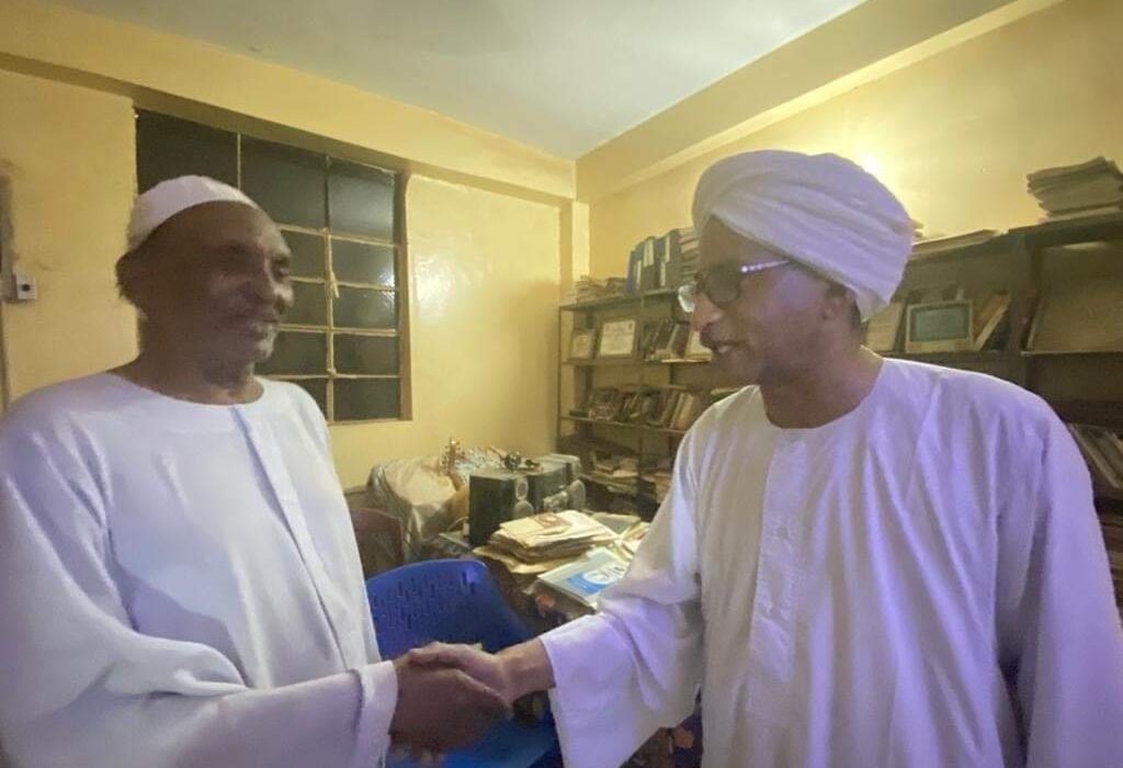 رئيس المؤتمر السوداني يطمئن على صحة أنس العاقب 16 IMG 20220419 WA0017