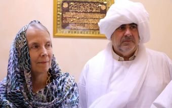 القائمة بالأعمال الأمريكية تلبي دعوة إفطار مواطن سوداني بسوبا شرق 15 IMG 20220420 WA0002