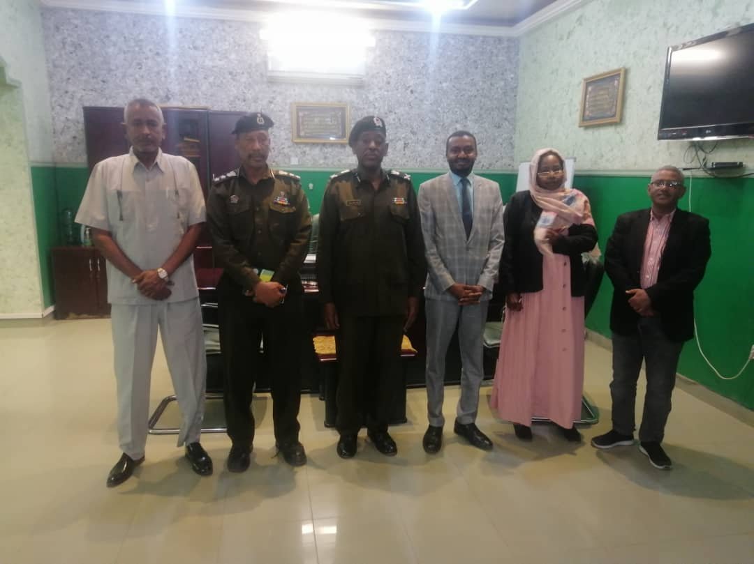 تفاصيل لقاء مفوض حقوق الإنسان بمدير السجون 15 IMG 20220425 WA0022