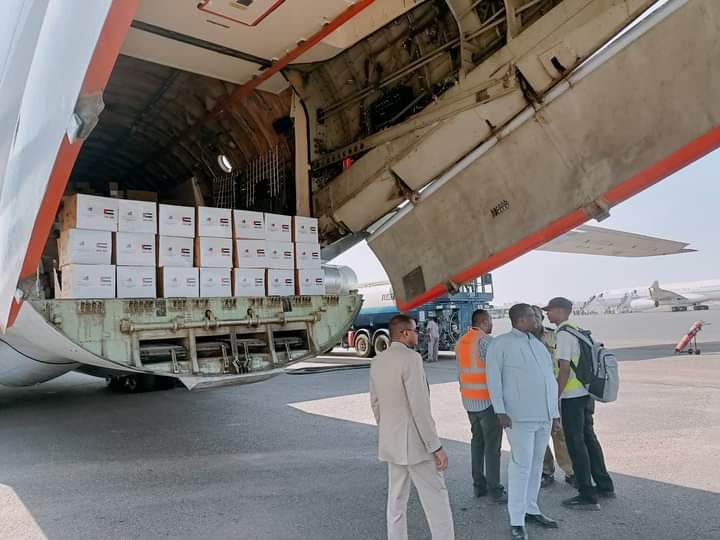 بالصور| وصول طائرة المساعدات الإنسانية الإماراتية لدعم سلام الجنينة 14 IMG 20220726 WA0005