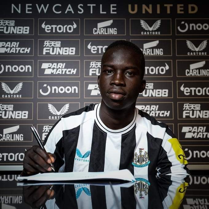 لاعب جنوب سوداني يوقع لناد إنجليزي شهير 16 IMG 20220930 WA0013