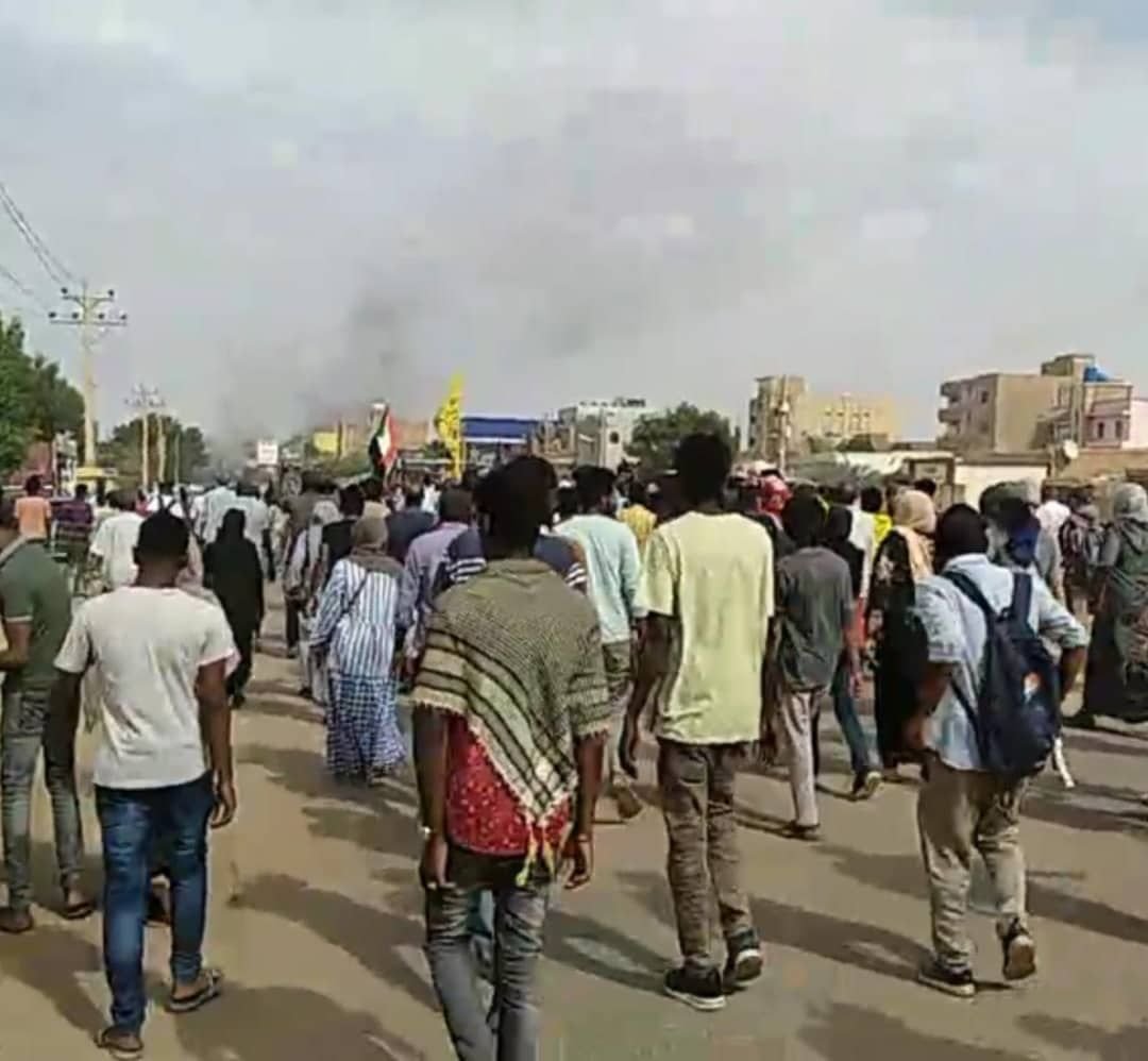 خبراء: فشل مواكب 21 من أكتوبر يخلط أوراق اللعبة السياسية 16 IMG 20221024 071634 080