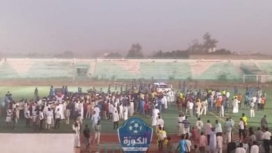 الجماهير تعتدي على طاقم تحكيم مباراة المريخ والشرطة.. إليك التفاصيل 14 FB IMG 1669449472594