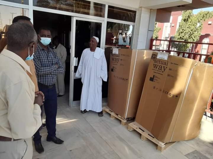 مستشفى المك نمر الجامعي تتسلم ماكينات وكراسي غسيل الكلى 14 IMG 20221107 WA0001 1