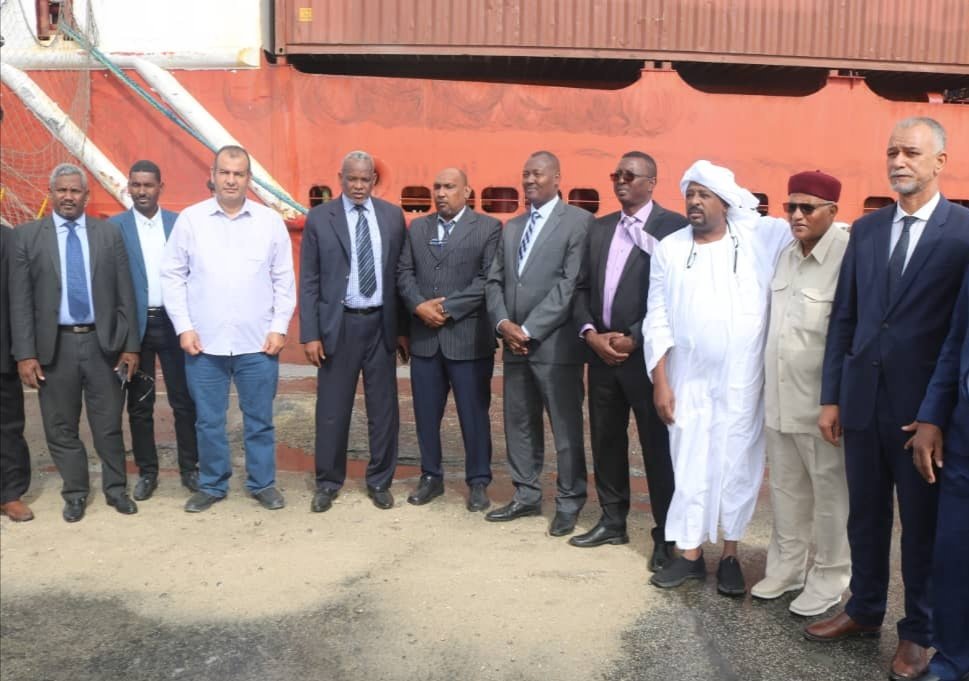 سلطات ميناء بنغازي تمنح حزمة تسهيلات وحوافز لصادرات وواردات القطاع الخاص السوداني 11 IMG 20221107 WA0027