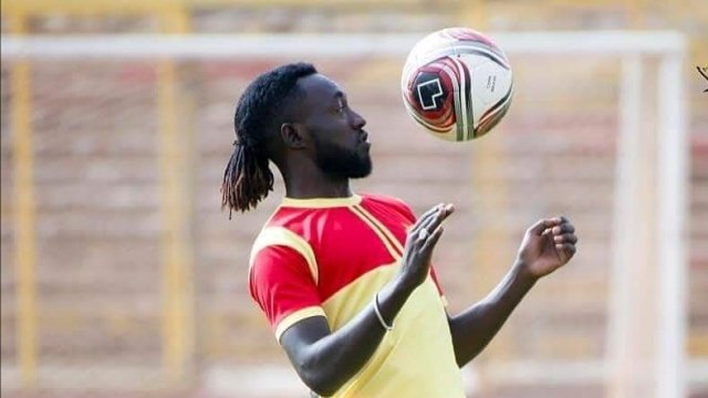 السماني الصاوي لاعب المريخ السوداني
