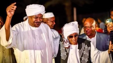 المريخ يكرم الفنان النور الجيلاني