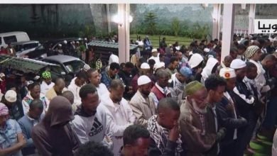 المئات يتزاحمون لأداء التروايح مع شيخ الزين بأديس 15 IMG 20230329 WA0033