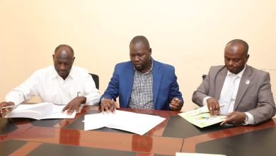 أردول يتعهد بحل مشكلة مياه الشرب لمناطق التعدين بولايات دارفور 14 IMG 20230329 WA0063