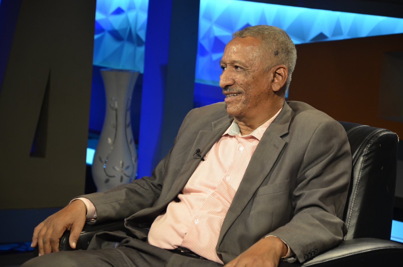 احمد الشريف المالية