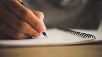 امل ابو القاسم تكتب: هل كان يكذب أم يتجمل... ما (تشيل) هم حقك محفوظ 14 man hand with pen writing 1119458