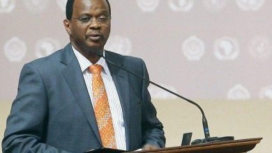 التجاني السيسي 677x500 1