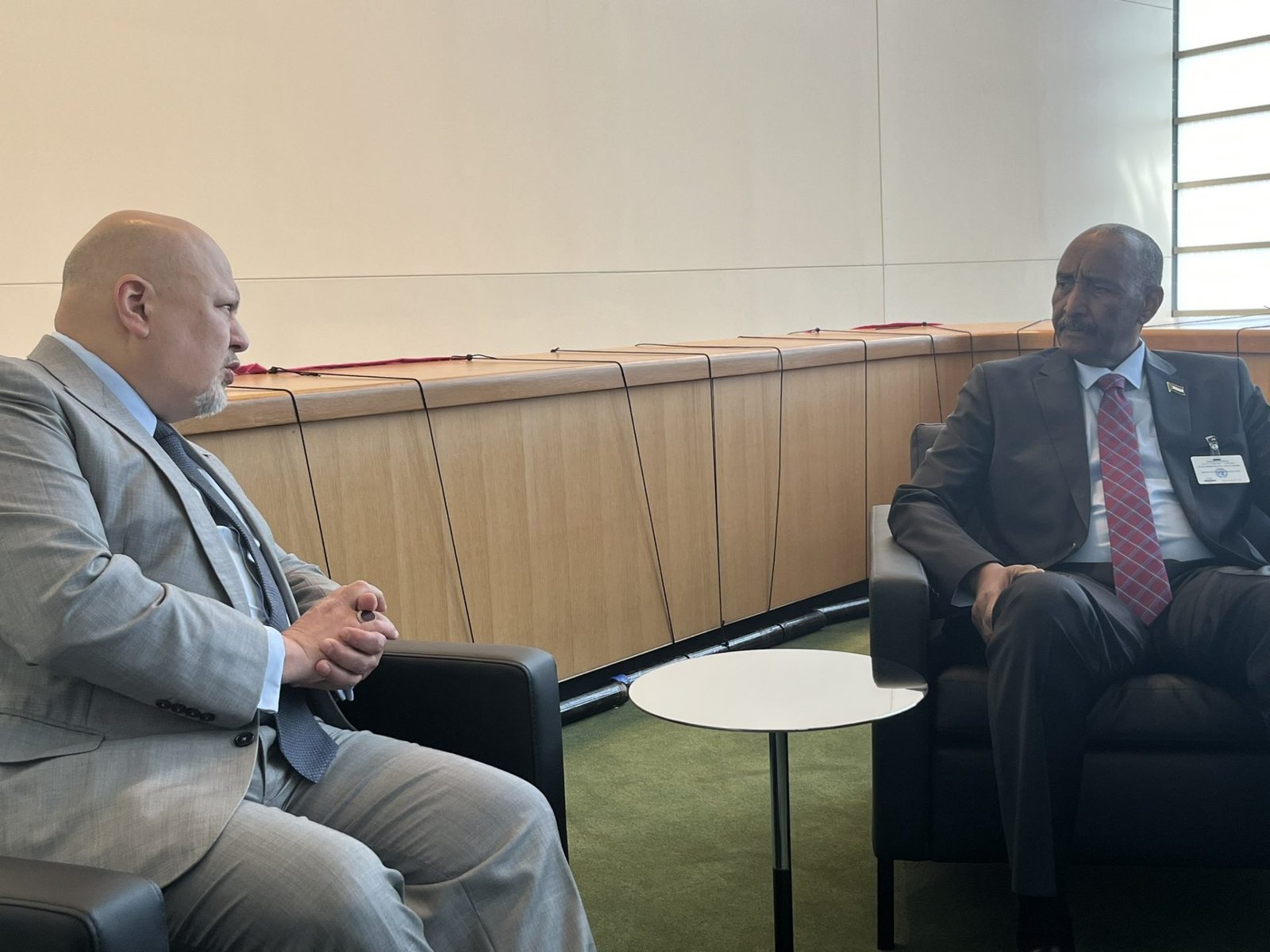 البرهان وكريم خان