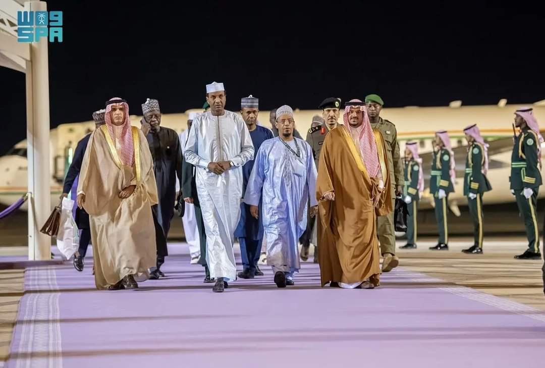 مسؤول نيجري بارز يصل السعودية..ماذا هناك؟ 11 IMG 20231109 WA0012