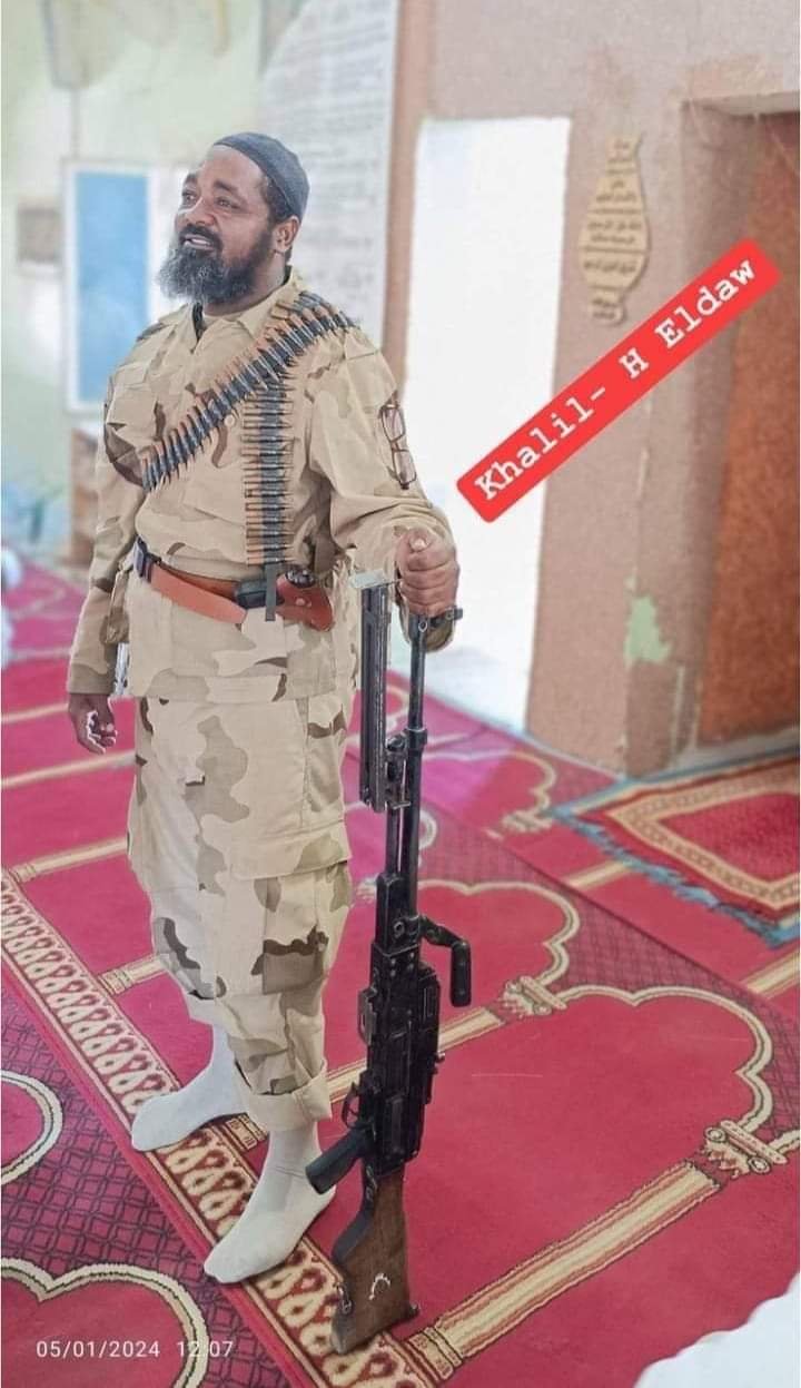 خطيب مسجد يحمل مدفع القرنوف ويحث المصلين على الجهاد 11 IMG 20240105 WA0046