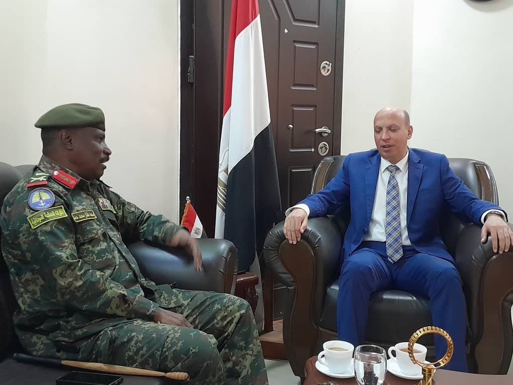 قائد الجيش ببورتسودان يبحث مع القنصل مصري تفاصيل مهمة 11 البحر العسكرية
