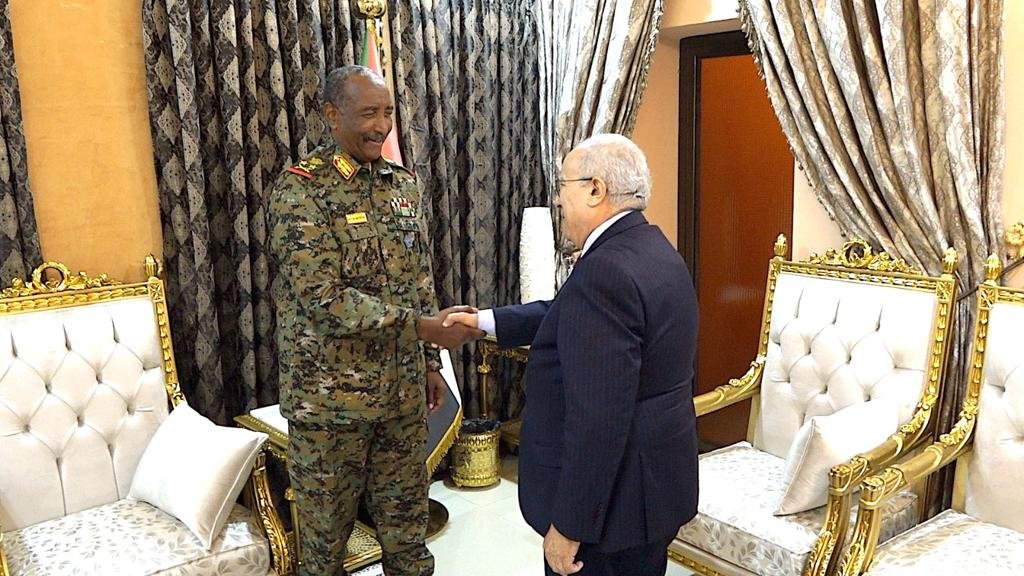 تفاصيل لقاء بين البرهان ورمضان العمامرة 11 البرهان والعامرة