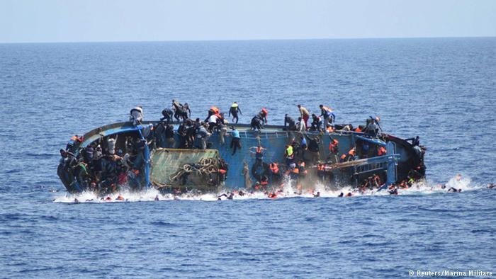 غرق عشرات المهاجرين بينهم 13 سودانيًا 11 غرق