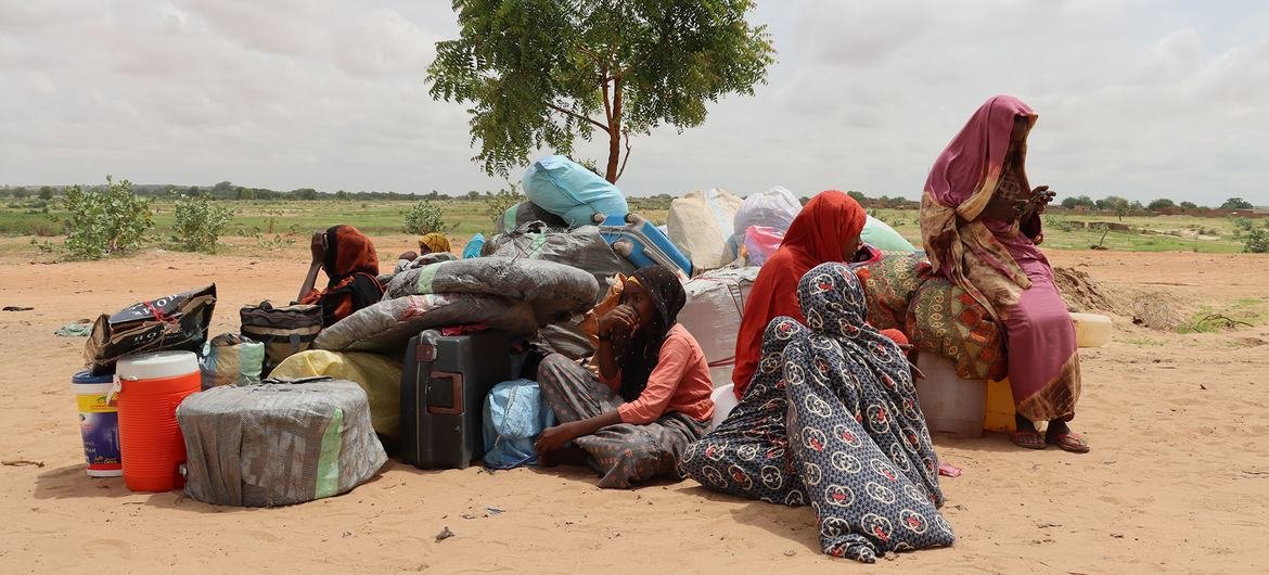 اساتذة الجامعات يدعمون النازحين 11 نزوح