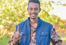 لن تصدق.. ماذا كان يفعل بقال مع المصباح