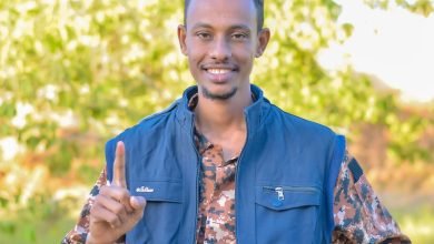 لن تصدق.. ماذا كان يفعل بقال مع المصباح