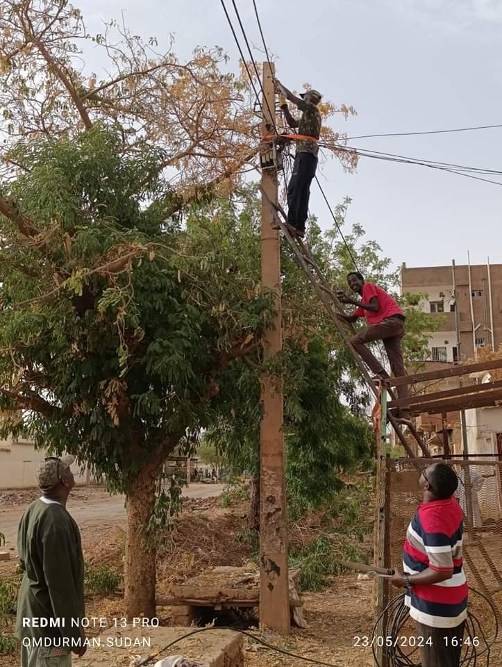الكهرباء تعود بعد انقطاع لهذا الحي 11 IMG 20240527 WA0368