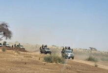 مصادر:الجيش يحكم حصاره على مواقع مهمة