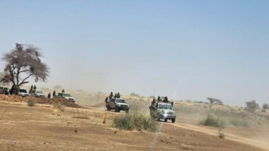 مصادر:الجيش يحكم حصاره على مواقع مهمة