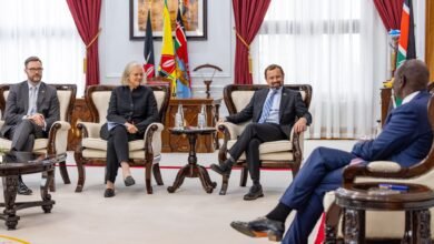 المبعوث والكيني