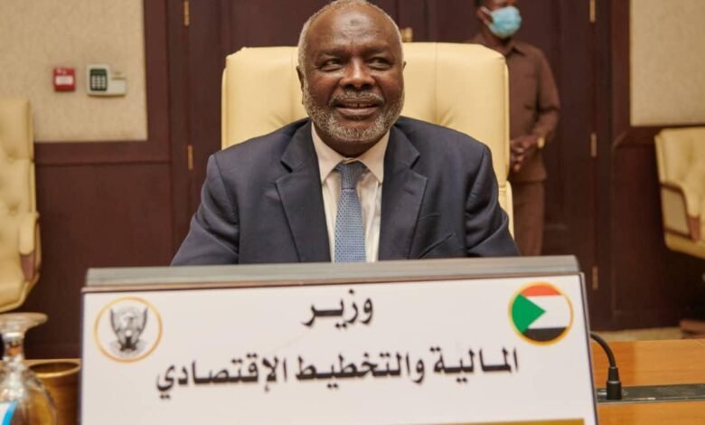 وزير المالية والتخطيط الإقتصادي يعقد مؤتمرا صحفيا 11 د جبريل إبراهيم يطلق نداءً عاجلا بشأن الفاشر