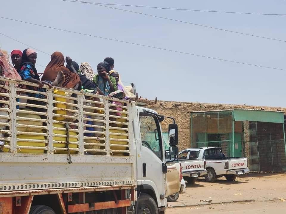 ترحيل ٥٠ أسرة أجنبية من الدامر لبلادهم..تفاصيل مهمة 11 IMG 20240728 WA0115