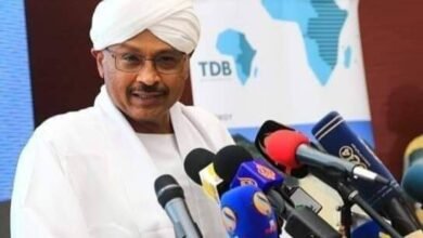 مبارك الفاضل يطالب بلجنة دولية تحقق في من بدأ حرب السودان!