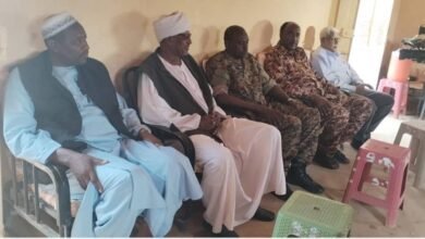 والي الخرطوم يزور أسر ضحايا قصف المليشيا 16 ٢١ ٣٥ ٠٠ IMG 20240810 WA0085 860x463 1